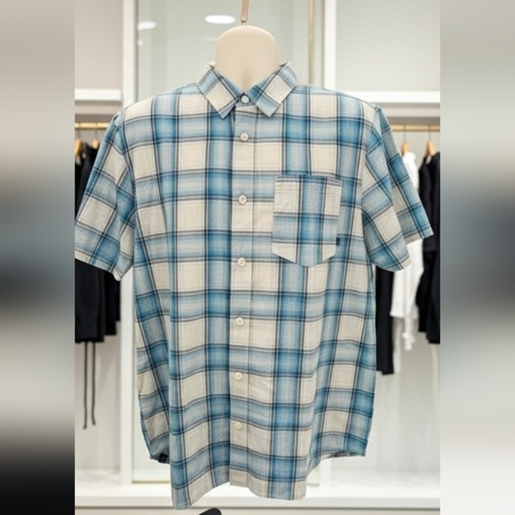 247. Bundle Deal: Vans Men's Medium Short & Long Sleeve Plaid Shirts - Picture 3 of 11
